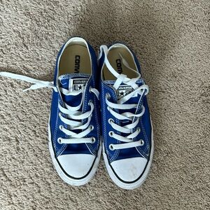 Royal blue low converse